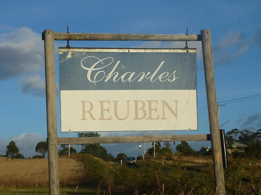 Гостевой дом Charles Reuben Estate Хобарт Экстерьер фото